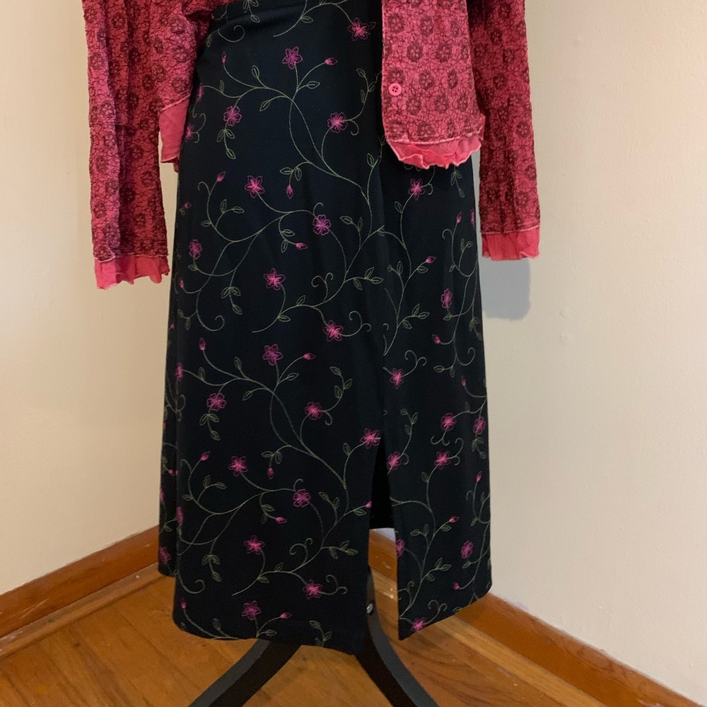 Casual Corner Black and Pink Floral A-Line Skirt
